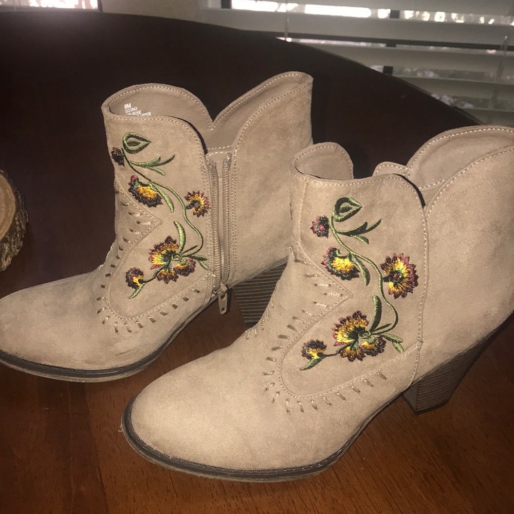 Mia boots